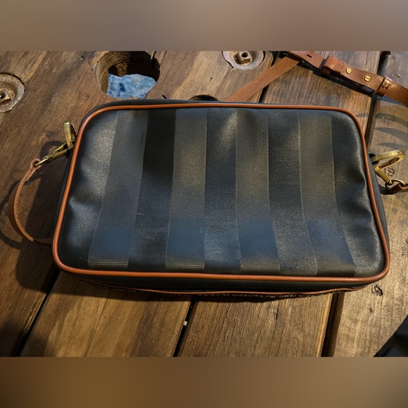 Stunning Fendi camera bag - Picture 12 of 16